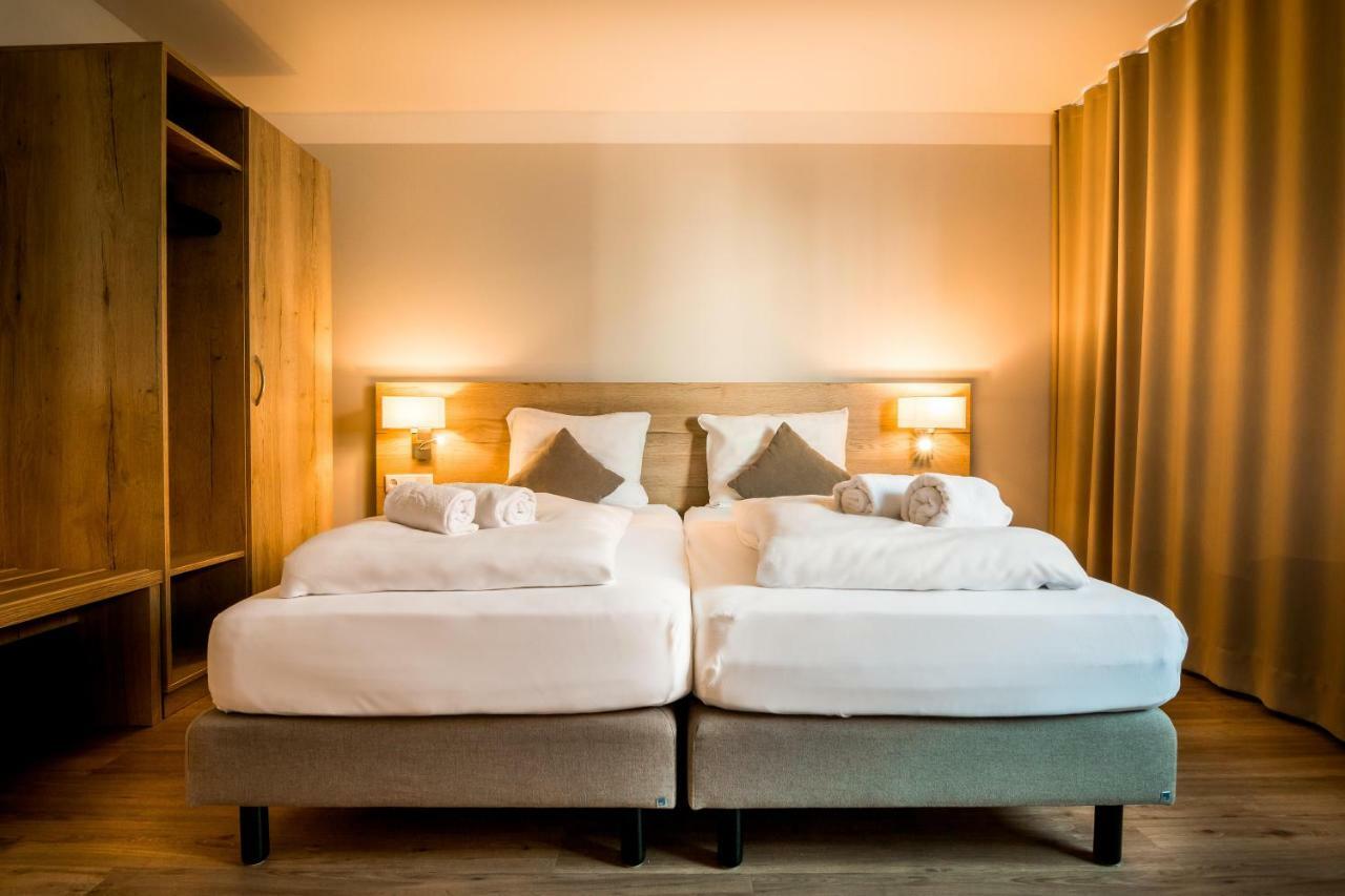 Hotel Am Kumpfmuehler Kastell Řezno Exteriér fotografie